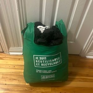 Big bag of clothes for women (leggings, shirts, croptops, jackets, jeans)